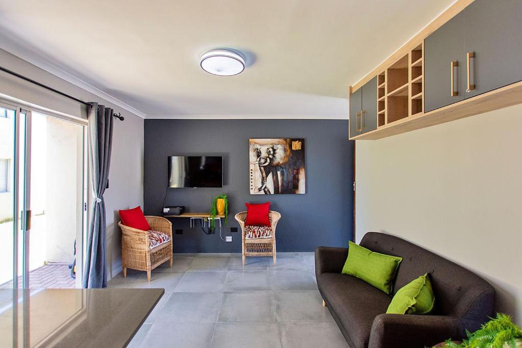 Appartement Retro Rest - Walking Distance To Beach,
