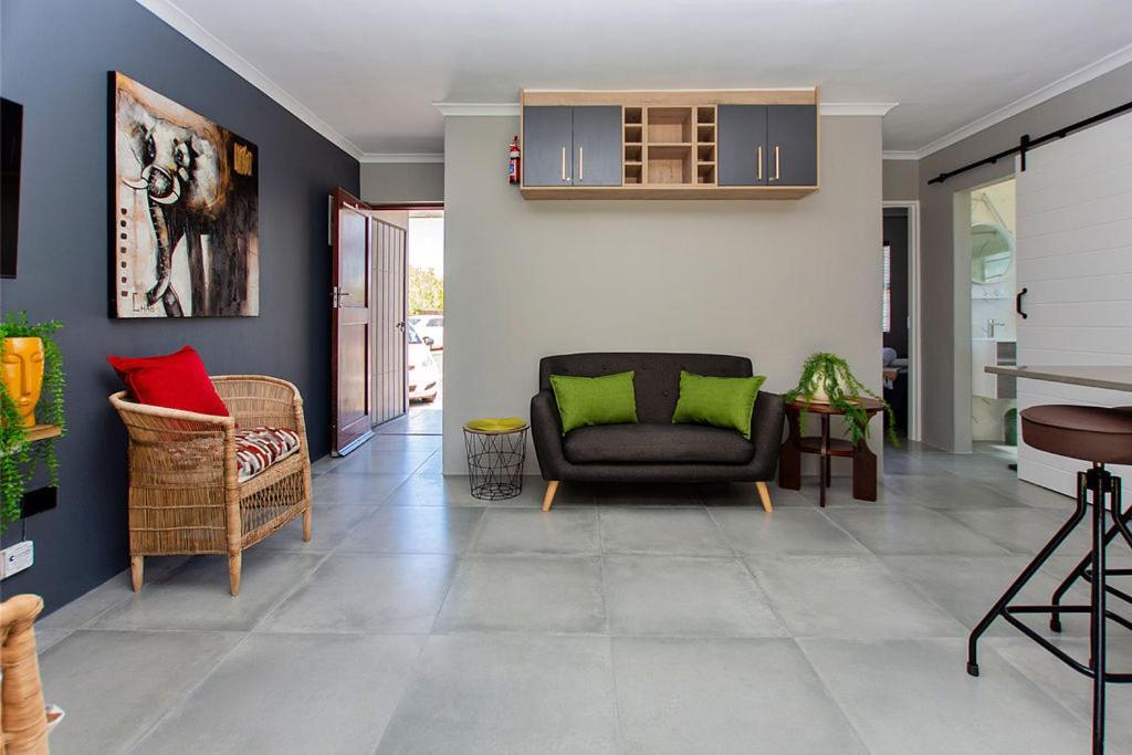 Retro Rest - Walking Distance To Beach, Langebaan